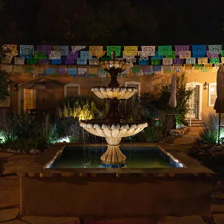 Dos Hermanas Casita 8 Downtown Courtyard Patio Holiday home